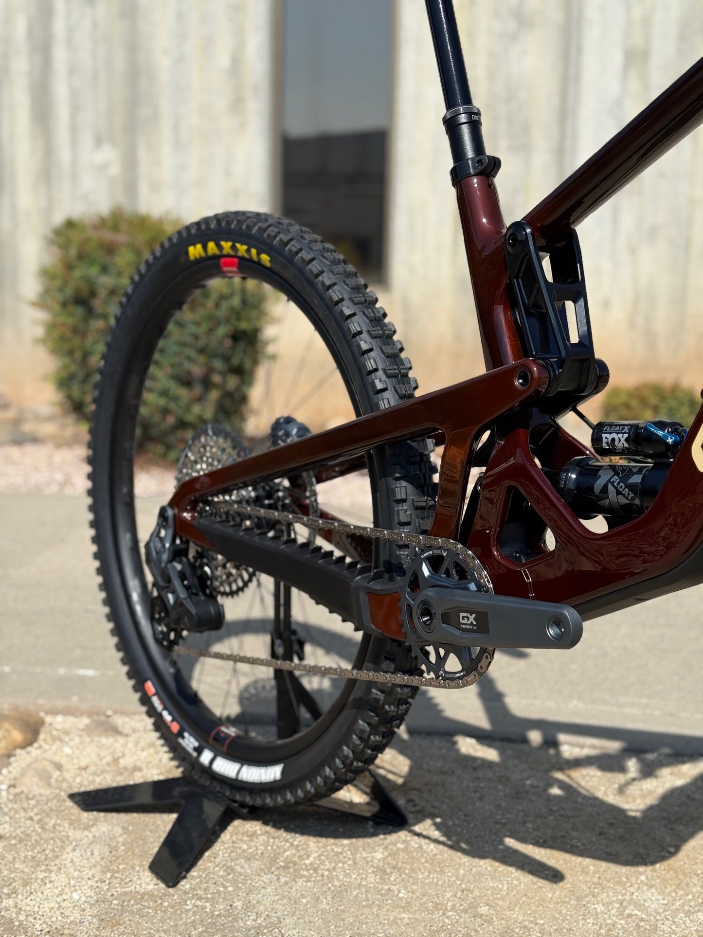 Santa Cruz Bronson 5 GX AXS- Translucent Root Beer